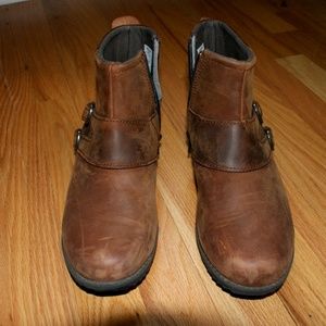 Eddie Bauer Brown Leather ankle boots